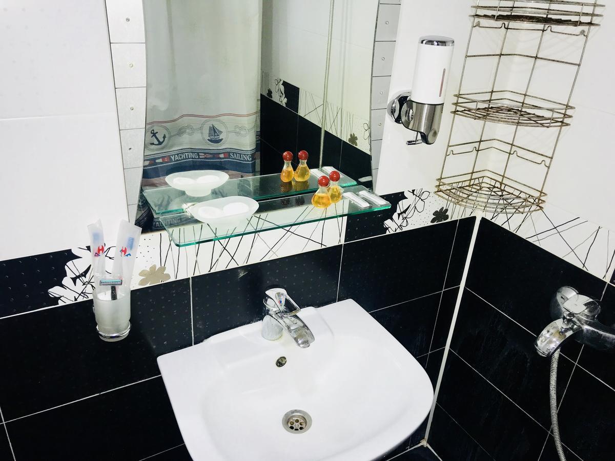 Check-In Hostel Баку Екстериор снимка